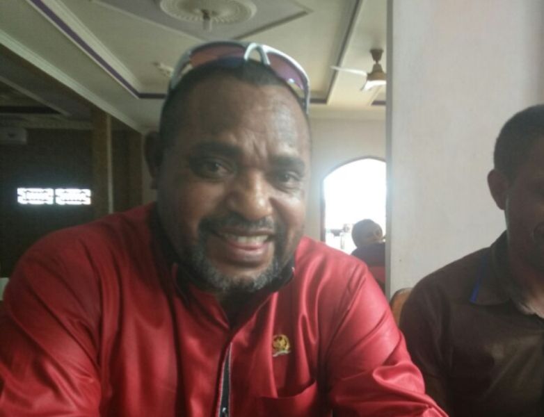 Djimi Demianus Idjie, Anggota DPR RI asal Papua Barat.