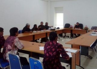 DPRD Kota Sorong melaksanakan rapat koordinasi dengan Dukcapil Kota Sorong