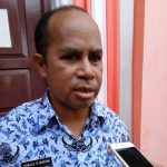 Drs. Donald R. Wakum, Kepala BKPSDM Kaimana.