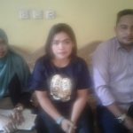 Mashita Idar (tengah) didampingi kuasa hukumnya.