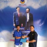 Bacaleg DPR-PB, Syamsudin Seknun,S.Sos.,S.H.,M.H Menyerahkan Dokumen Persyaratan DIterima Ketua Penjaringan Bacaleg DPW Partai NasDem Papua Barat, Rabu (28/2/2018)
