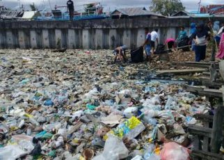Lautan Sampah di Kompleks Matadewa, RT 03 RW 04 Kelurahan Malawei, Distrik Sorong Manoi, Kota Sorong