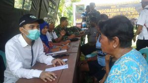 Tim Kesehatan TMMD Gelar Pengobatan Gratis di Kampung Sailala