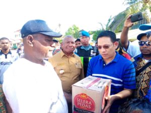 NasDem Papua Barat Berbagi Kasih, Korban Kebakaran Terima Paket Sembako