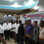 Ketua Umum DPP Gerkindo, Pdt Efraim Yerry Tawalujan, M.Th mengukuhkan kepengurusan DPW Gerkindo Provinsi Papua Barat di Hotel Billy Jaya Manokwari,Sabtu (16/6/2018)