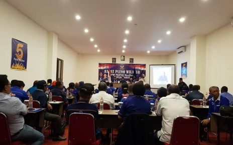 Rapat Pleno DPW Partai NasDem PB dalam rangka penyerahan berkas bacaleg Kabupaten, Kota dan Provinsi di Hotel Vega Soorng, Jumat (1/6/2018)