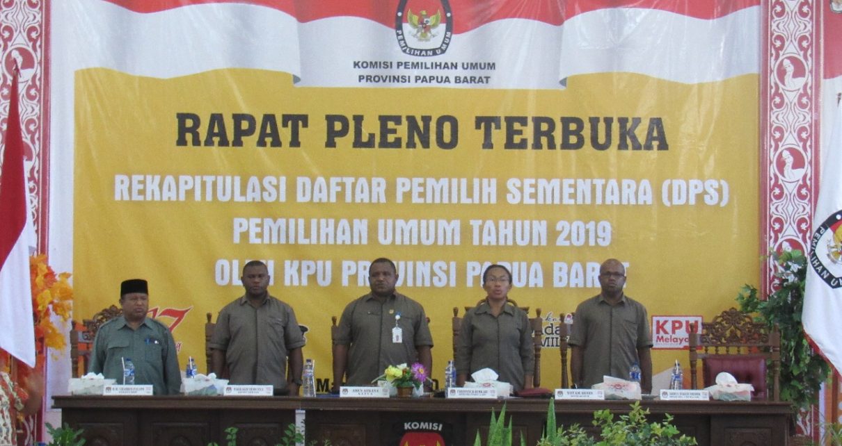 Rapat Pleno Terbuka Rekapitulasi Daftar Pemilih Sementara (DPS) Pemilu tahun 2019 Provinsi Papua Barat di Aula Kantor KPU Papua Barat, Rabu (20/6/2018)