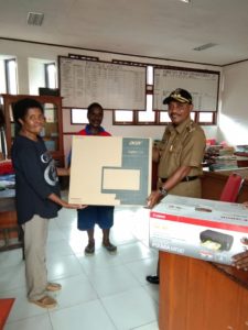 HUT YPPK Keuskupan KMS ke 15, Bupati Kasihiw Hadiahkan Satu Unit Komputer