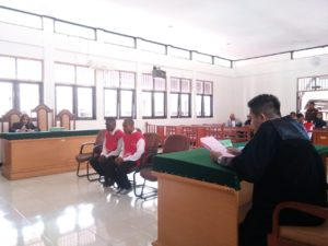 Terbukti mencuri, Kenji dan Marthen Divonis 2 Tahun