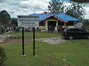 Warga Mengamuk di Kantor Disdukcapil Maybrat