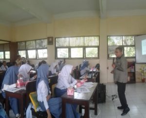 Biro Hukum Provinsi Papua Barat Gelar Desiminasi HAM di SMA Negeri 1 Sausapor