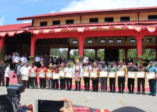 Mendagri, Tjahjo Kumolo didampingi Gubernur bersama Forkopimda Papua Barat dan Maybrat dalam perdamaian ibukota Maybrat di Kumurkek, Rabu (3/10/2018)