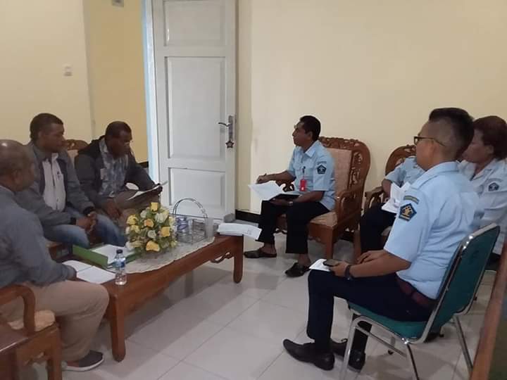 Audiens Pengurus LP3BH Manokwari bersama Jajajar Kanwil Kemenkumham Provinsi Papua Barat di Kantor Kanwil setempat, Selasa (6/11/2018)