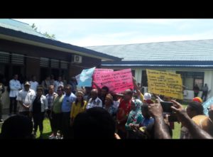 Datangi Kantor DPRD R4 Masyarakat Adat Tuntut 20 Miliar