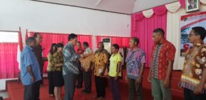 BPN Kota Sorong Serahkan 542 Sertifikat Tanah Untuk 4 Kelurahan