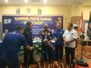Ketua DPW Partai NasDem Papua Barat, Drs Dominggus Mandacan membuka Rakerwil Partai NasDem di Aston Niu Manokwari, Rabu (5/12/2018)
