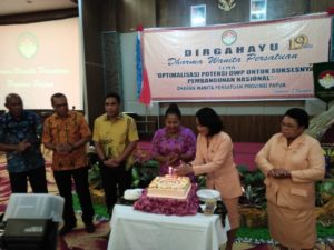 Sekda Dosinaen Apresiasi DWP Papua Aktif Dukung Kegiatan Pemerintah