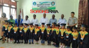 23 Anak Didik PAUD Kartini Maybrat Ikut Wisuda