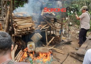 Polres Sorong Musnahkan Pabrik Pembuatan Cap Tikus di Salawati
