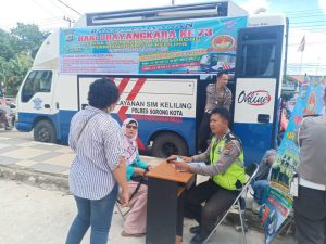 HUT Bhayangkara ke 73, Polres Sorong Kota Tingkatkan Bakti Layanan Melalui SIM Keliling