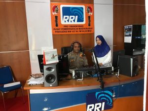 Jelang Puncak HUT Bhayangkara, Bidhumas Polda PB Serukan Pesan Kamtibmas Melalui RRI