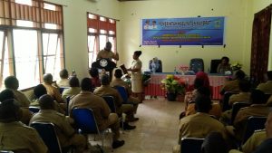 Buka Bimtek Kearsipan, Ini Pesan Bupati Bernard Sagrim Untuk 33 OPD