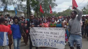 Tolak Rasisme Ratusan Massa Kembali Gelar Protes di Kantor Wali Kota Sorong