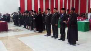 Ketua PN Kaimana Sahkan Pengangkatan 20 Anggota DPRD