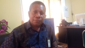 PLN Kaimana Bantu Masyarakat Kampung Tanggaromi Bangun Toilet
