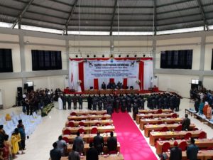 45 Anggota DPR PB Resmi Dilantik, Gubernur Dominggus Ingatkan Jaga Amanah Rakyat