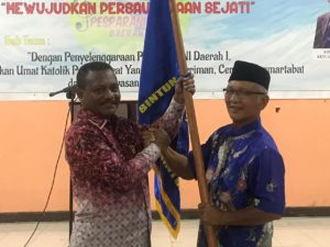 Bupati Kasihiuw Lepas 127 Kontingen Pesparani Pertama Teluk Bintuni