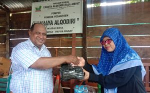Peduli Umat, Ronny Dimara Bantu Pesantren Cahaya Alqodiri Waisai
