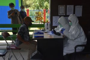 Bupati Bintuni Jalani Pemeriksaan Covid-19