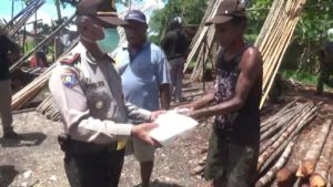 Wali Kota Sorong Serahkan Bantuan Beras Untuk Dapur Lapangan