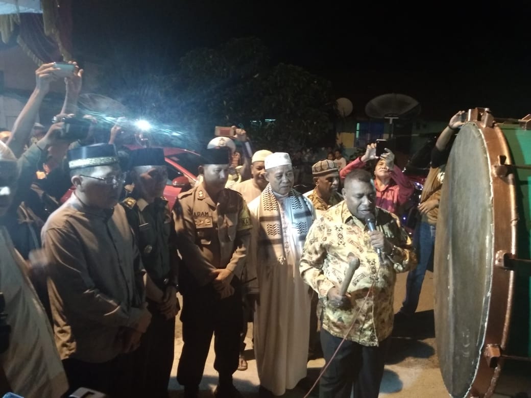 Demas Paulus Mandacan saat melepas malam takbiran tahun 2019 di Manokwari.