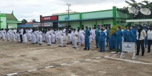 Pimpin Apel Bersama Paramedis, Wali Kota Serahkan Bunga, Coklat dan Susu