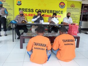 Dua Penyelundup Ganja Diamankan Polisi