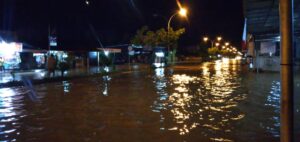 Kantor DPRD Kota Sorong Dikepung Banjir