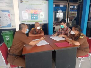 Kejari Sorong Telah Melelang 50.5517 Meter Kubik Kayu Pacakan Milik Mingho
