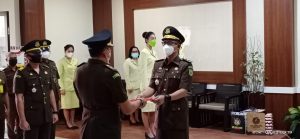 Prosesi Pengambilan Sumpah Dan Jabatan Kepala Seksi Pidana Umum Kejari Sorong