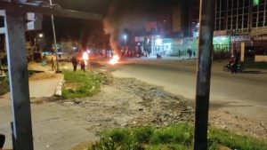 Pasca Penemuan Mayat AA, Aksi Bakar Ban Dilakukan Warga Belakang Ringo