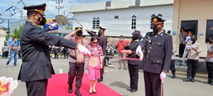 AKBP Yohanes Kindangen Dianugerahi Nama Adat Nedin Bulu Malamoi