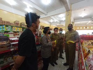 Disperindag Bersama Polres Sorong Sidak Stok Minyak Goreng
