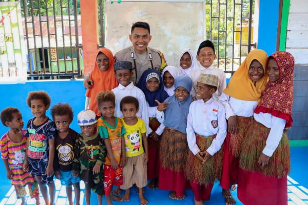 Mereka Mengenalnya Dengan Sebutan Pak Guru Yusuf