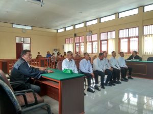 Enam Orang Perusak dan Pembakar Mobil di Halaman Double O Jalani Sidang Dakwaan