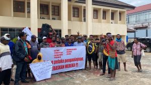 Sidang Perdana Praperadilan, Keluarga 7 Tersangka Pengeroyokan Demo