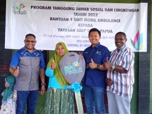 PLN UP3 Sorong Serahkan Bantuan Satu Unit Mobil Ambulans ke Yayasan ASP