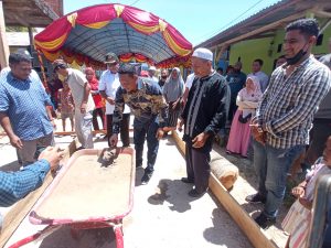 Abdullah Gazam Bantu Pembangunan Jalan Setapak dan Air Bersih