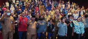 Penjabat Gubernur Papua Barat Menangis Saat Nonton Flm Tegar di Bioskop Manokwari