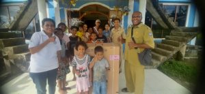 Panitia Natal Ikaljatim Serahkan Bantuan Dua Unit Mesin Cuci